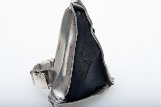 Black Annis Ring